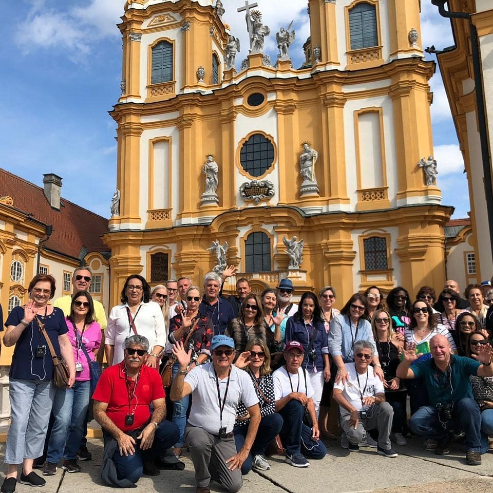 grupo leste europeu 2.jpg